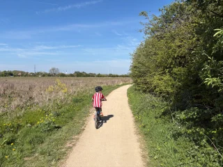 Illustration of the article: At 8 years old, he cycled 53 km and collected 1,100 euros for guide dogs for the blind after meeting one at school