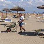 dog beach-italy-spiaggia-di-snoopy-02